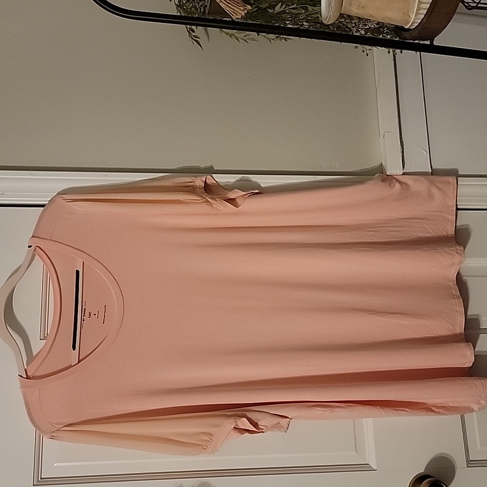 🔥$10 SALE🔥Torrid pink super soft Tshirt with sheer sleeves. Size 4x